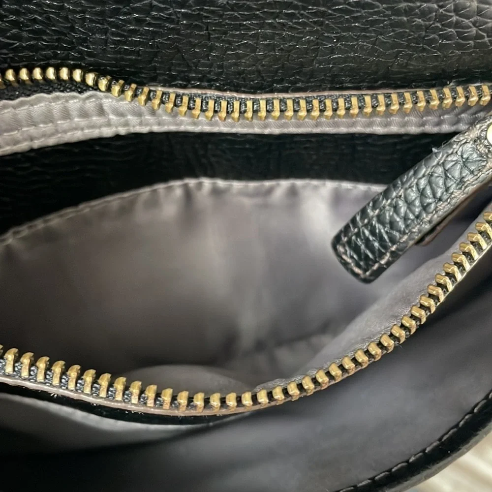 Vintage Fossil Pebble Black leather crossbody
